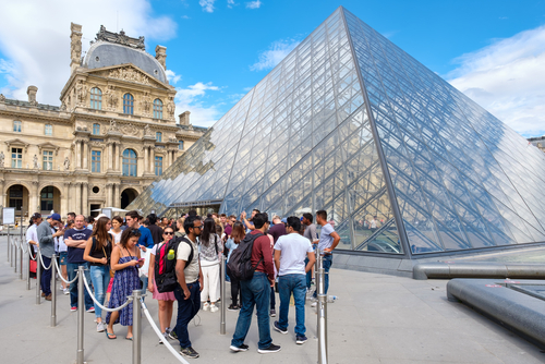paris,france, ,july,29,2017,:,people,standing,in,line,waiting